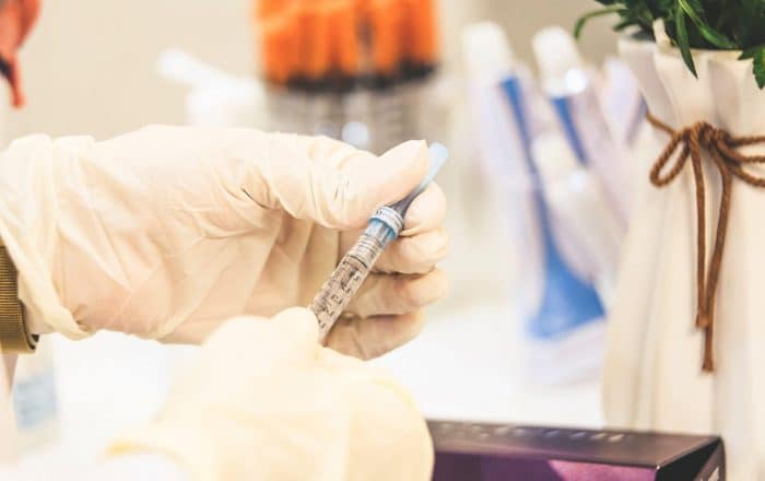 Travailleurs étrangers candidats à l&rsquo;immigration au Canada et la vaccination COVID19